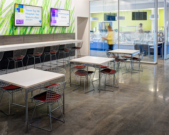 An open, uncluttered design allows for nurses, patients and family members to interact easily at nursing stations,while modular desks provide staff with ample work space. Featured: Reff Profiles™, ReGeneration by Knoll<sup>®</sup>Work Chairs